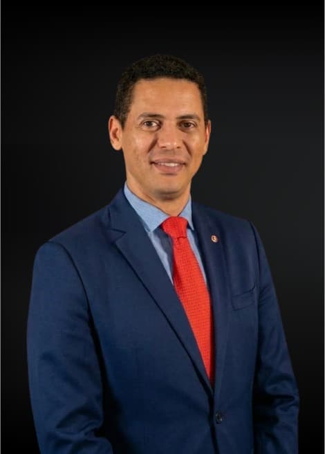 Dr. Leonardo Cezar